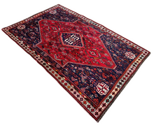 Carica l&#39;immagine nel visualizzatore di Gallery, Chelsea - Vintage Tribal Shiraz Qashqai Wool Rug
