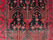 Lade das Bild in den Galerie-Viewer, Celina - Vintage Tribal Baluch Wool Rug
