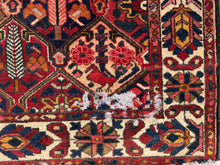 Charger l'image dans la galerie, Verbier - Vintage Qashqai Persian Carpet 9'8" x 6'11"
