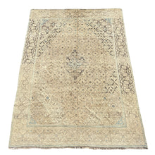 Carregar imagem no visualizador da galeria, Allegra - Vintage Kirman Carpet
