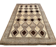 Carregar imagem no visualizador da galeria, Helena - Vintage Qashqai Rug
