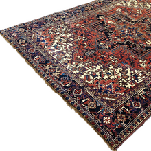 Lade das Bild in den Galerie-Viewer, Kim - Vintage Heriz Carpet
