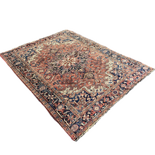 Lade das Bild in den Galerie-Viewer, Courtney - Vintage Heriz Carpet
