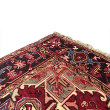 Lade das Bild in den Galerie-Viewer, Shirley - Vintage Heriz Carpet
