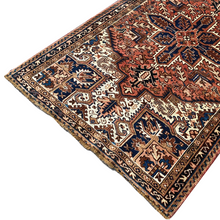 Charger l&#39;image dans la galerie, Henley - Vintage Heriz Rug
