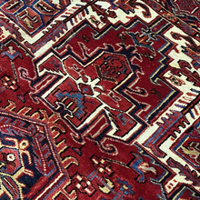 Charger l&#39;image dans la galerie, Cameron - Vintage Heriz Carpet
