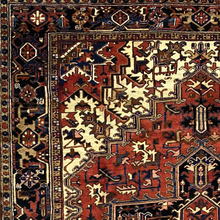 Lade das Bild in den Galerie-Viewer, Kim - Vintage Heriz Carpet
