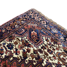 Загрузить изображение в средство просмотра галереи, Palma - Vintage Heriz Carpet
