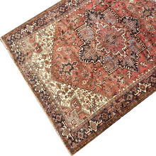 Charger l&#39;image dans la galerie, Holly - Vintage Heriz Carpet
