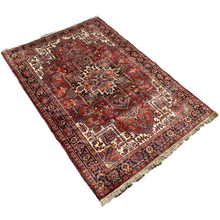 Lade das Bild in den Galerie-Viewer, Edith - Vintage Heriz Carpet
