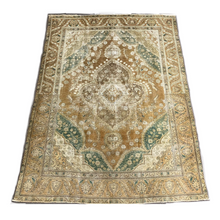 Charger l&#39;image dans la galerie, Ffiona - Vintage Kirman Carpet
