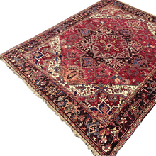 Lade das Bild in den Galerie-Viewer, Shirley - Vintage Heriz Carpet
