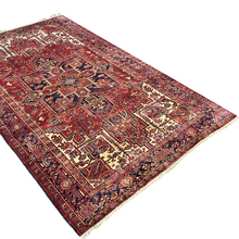 Lade das Bild in den Galerie-Viewer, Cameron - Vintage Heriz Carpet
