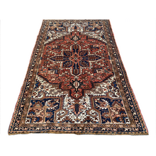 Charger l&#39;image dans la galerie, Henley - Vintage Heriz Rug
