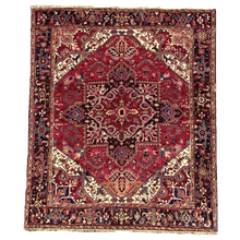 Lade das Bild in den Galerie-Viewer, Shirley - Vintage Heriz Carpet
