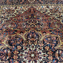 Lade das Bild in den Galerie-Viewer, Marlow - Vintage Heriz Carpet
