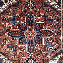 画像をギャラリービューアに読み込む, Henley - Vintage Heriz Rug
