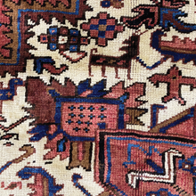 Carica l&#39;immagine nel visualizzatore di Gallery, Joy - Vintage Heriz Carpet
