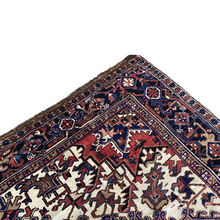 Lade das Bild in den Galerie-Viewer, Kim - Vintage Heriz Carpet
