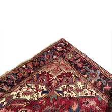 Lade das Bild in den Galerie-Viewer, Shirley - Vintage Heriz Carpet
