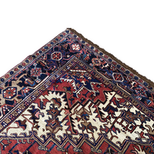 Lade das Bild in den Galerie-Viewer, Kim - Vintage Heriz Carpet
