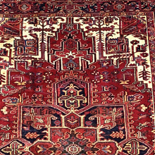 Lade das Bild in den Galerie-Viewer, Cameron - Vintage Heriz Carpet
