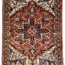 Lade das Bild in den Galerie-Viewer, Henley - Vintage Heriz Rug
