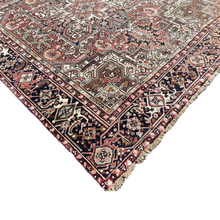 Lade das Bild in den Galerie-Viewer, Poppy - Vintage Heriz Carpet
