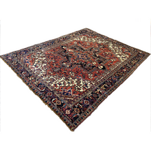 Lade das Bild in den Galerie-Viewer, Kim - Vintage Heriz Carpet
