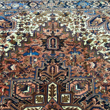 Carregar imagem no visualizador da galeria, Palma - Vintage Heriz Carpet
