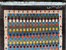 Charger l&#39;image dans la galerie, Ariana - New Moshiri Rug
