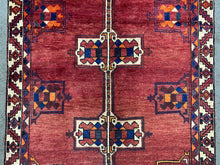 Lade das Bild in den Galerie-Viewer, Amelia - Vintage Caucasian Rug
