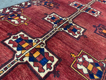 Lade das Bild in den Galerie-Viewer, Amelia - Vintage Caucasian Rug
