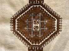 Carica l&#39;immagine nel visualizzatore di Gallery, Aria - Vintage Camel Hair Qashqai Rug
