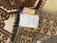 Carica l&#39;immagine nel visualizzatore di Gallery, Aria - Vintage Camel Hair Qashqai Rug
