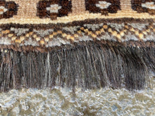 Carica l&#39;immagine nel visualizzatore di Gallery, Aria - Vintage Camel Hair Qashqai Rug
