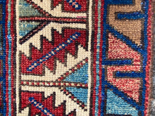 Cargar imagen en el visor de la galería, Farrah - Antique Mazaghan Persian Rug
