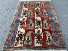 Carica l&#39;immagine nel visualizzatore di Gallery, Dorothy - New Paisley Bidjar Persian Rug
