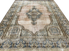 Carregar imagem no visualizador da galeria, Agathe - Vintage Kirman Carpet
