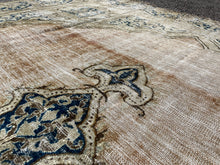 Carregar imagem no visualizador da galeria, Agathe - Vintage Kirman Carpet
