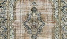 Carica l&#39;immagine nel visualizzatore di Gallery, Agathe - Vintage Kirman Carpet
