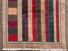 Lade das Bild in den Galerie-Viewer, Briann - New Qashqai  Stripe Rug
