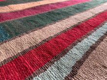 Lade das Bild in den Galerie-Viewer, Briann - New Qashqai  Stripe Rug
