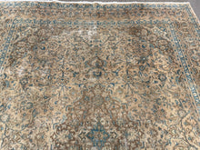 Lade das Bild in den Galerie-Viewer, Imogen - Vintage Kirman Carpet
