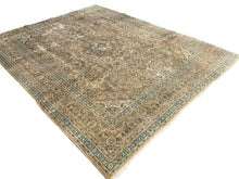 Lade das Bild in den Galerie-Viewer, Imogen - Vintage Kirman Carpet
