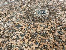 Carica l&#39;immagine nel visualizzatore di Gallery, Malaika - Large Vintage Kirman Carpet
