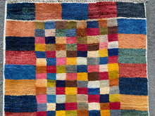 Lade das Bild in den Galerie-Viewer, Danielle - New Abstract Persian Gabbeh Wool Runner
