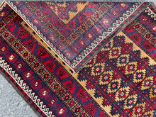 Carregar imagem no visualizador da galeria, Cranleigh - Antique Baluchi Rug
