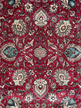 Lade das Bild in den Galerie-Viewer, Kasia - Large Vintage Tabriz &#39;Safavid&#39; Carpet
