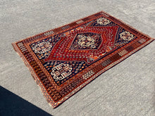 Загрузить изображение в средство просмотра галереи, Ivy - Gorgeous Qashqai Rug
